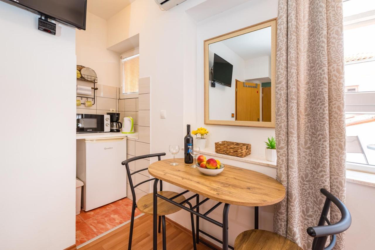 Studio And Rooms Zadar City Wall ภายนอก รูปภาพ