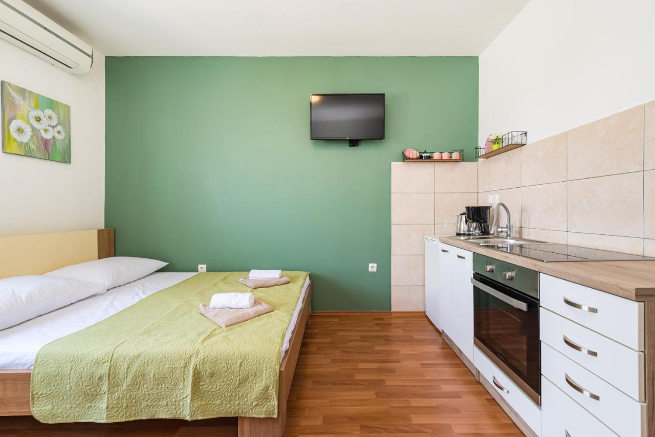 Studio And Rooms Zadar City Wall ภายนอก รูปภาพ