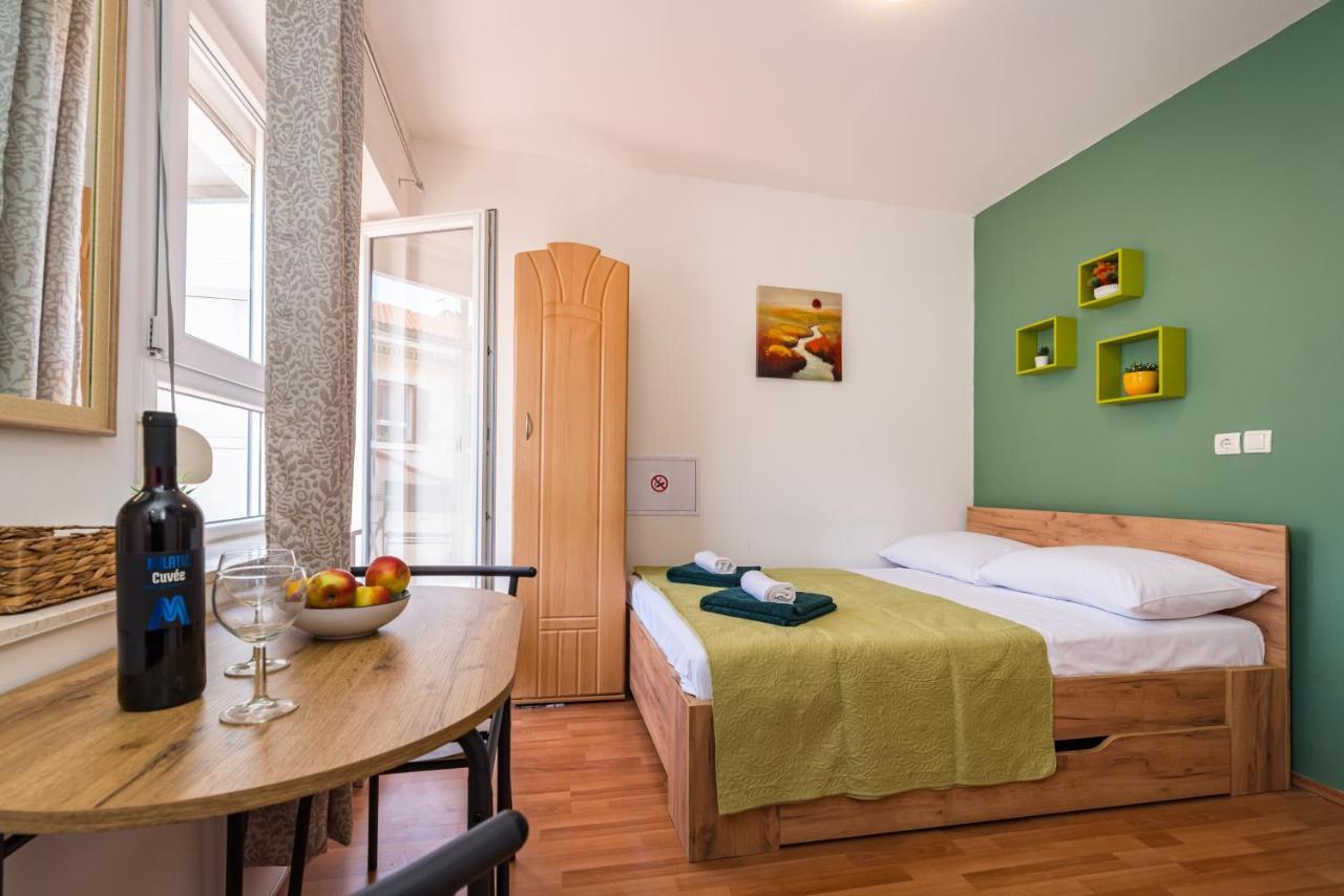 Studio And Rooms Zadar City Wall ภายนอก รูปภาพ